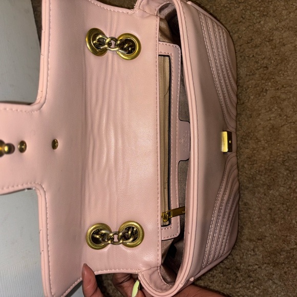 Gucci Pink and Gold Crossbody Bag with Quilted Design - Picture 11 of 17